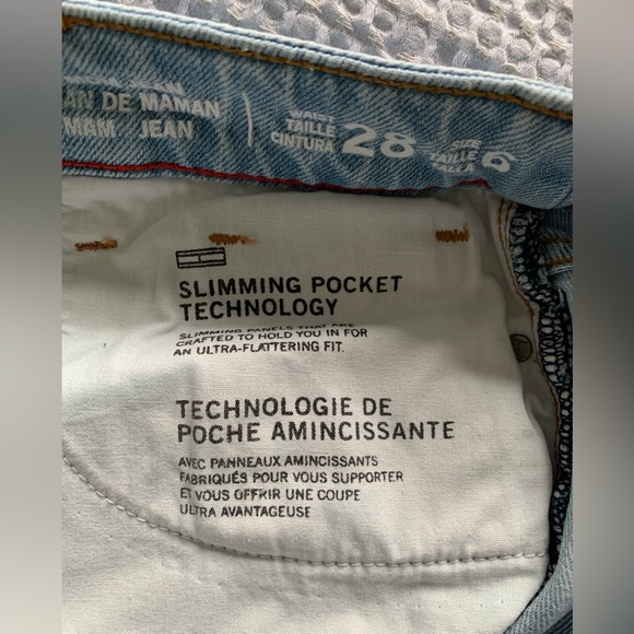 Tommy Hilfiger light wash high waisted mom jeans cut at the bottom - Picture 5 of 6